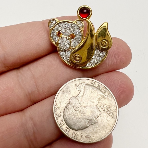 Vintage Monet Signed Panda Bear Goldtone Clear Rhinestone Small Pin Brooch - Picture 2 of 4